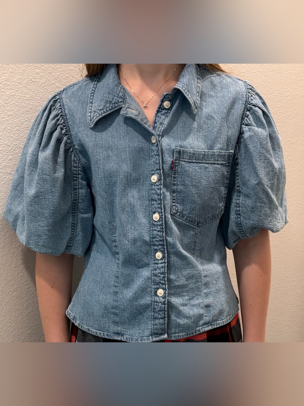Levi’s Roxy Puff Sleeve Button Up - Picture 4 of 14
